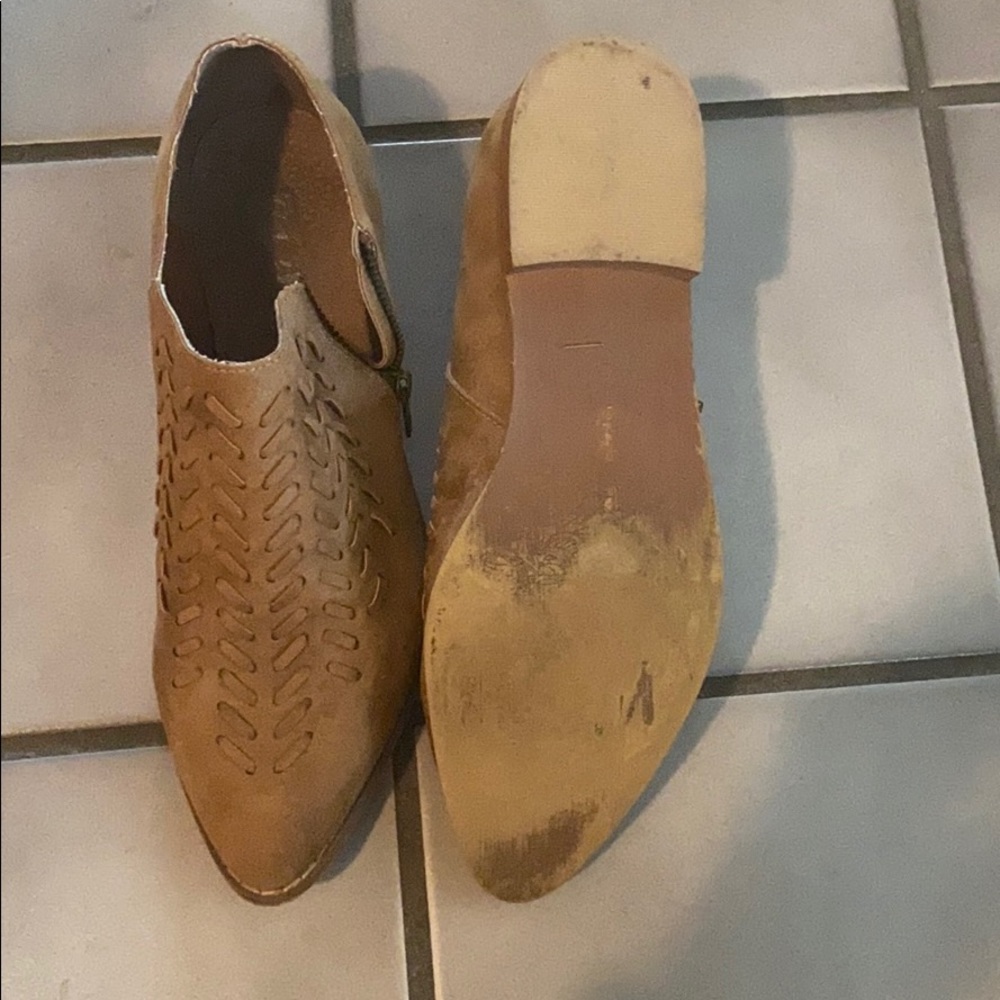 Short brown booties - Picture 3 of 3